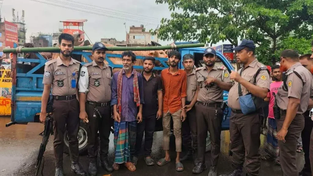 সাহসিকতার পুরস্কার পেলেন ইন্সপেক্টর গোলাম মোস্তফা