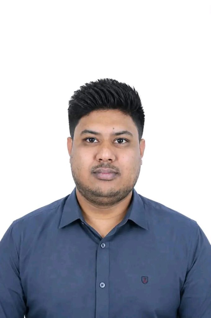 মাদক নয়, মাঠে ফিরুক তরুণরা—কচুয়া নয়াপাড়ার কিশোরদের ফুটবল দিলেন রায়হান কবির মিল্টন